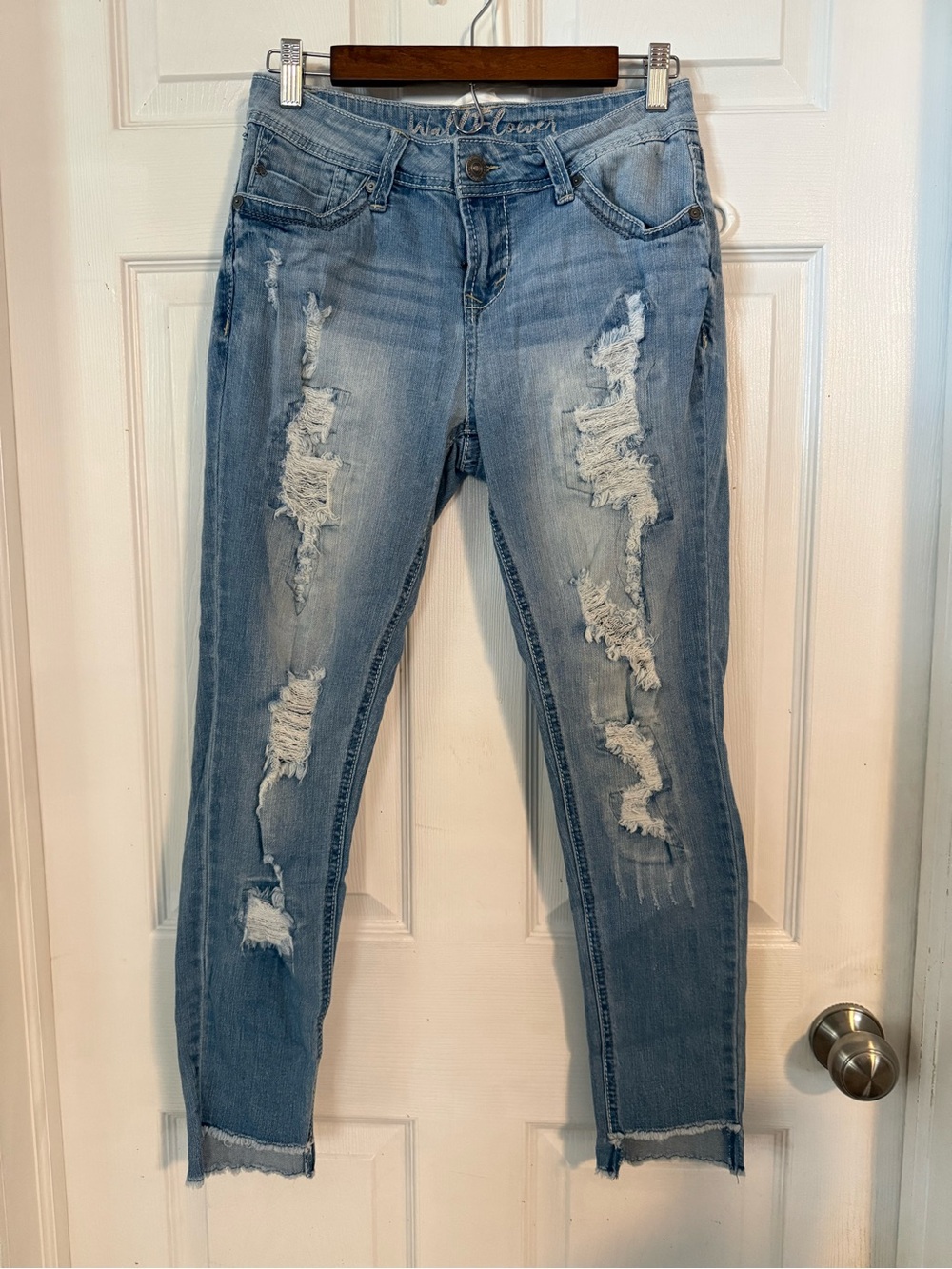 Women’s Junior Wallflower Light Blue Ripped Jeans Size 9